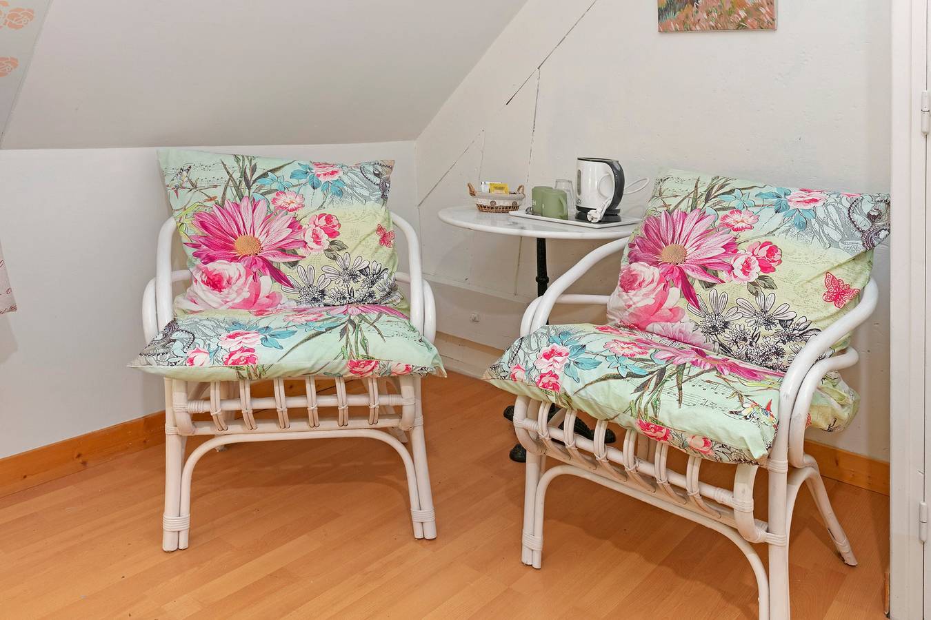 Chambre d'hôtes Verte Printanière - Étage avec terrasse et jardin partagés, Wi-Fi in Saint-Lyphard, Région de Saint-Nazaire