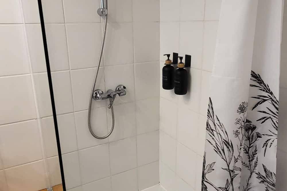 Ganze Wohnung, Ferienwohnung mit Anschluss an Stadien / Innenstadt - Ferienwohnung mit in Pinneberg, Kreis Pinneberg