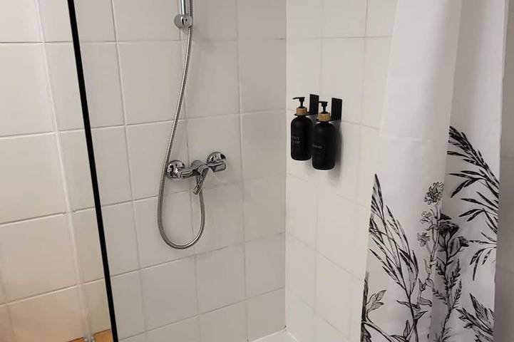 Ganze Wohnung, Ferienwohnung mit Anschluss an Stadien / Innenstadt - Ferienwohnung mit in Pinneberg, Kreis Pinneberg