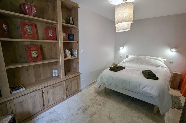 Gîte pour 10 personnes, avec jardin à Aulnay-la-Rivière - 4