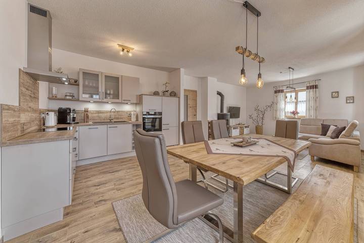 Ferienwohnung für 5 Personen, mit Balkon/Terrasse und Whirlpool sowie Terrasse und Garten in Freyung