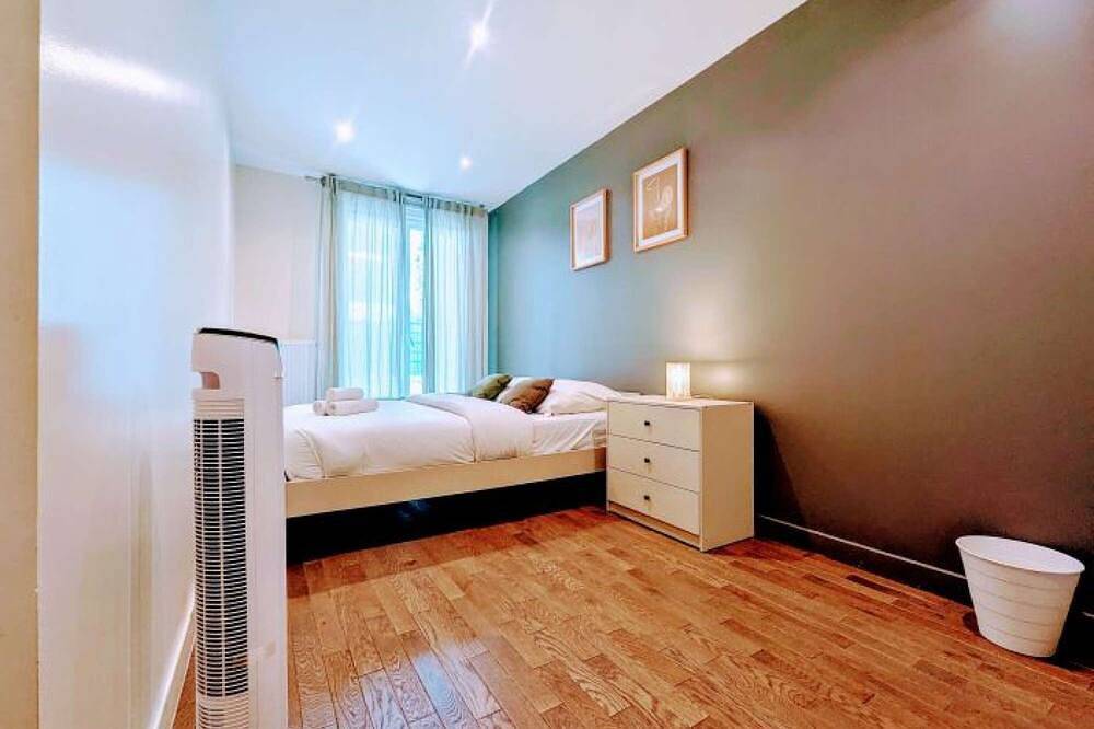 Entire apartment, Chic and spacious apart with parking and garden in Clamart, Hauts-de-Seine