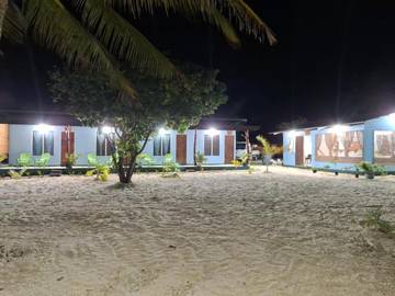 Chambre d’hôte pour 3 personnes, avec vue ainsi que jardin et terrasse dans Rangiroa