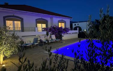 Villa für 8 Personen, mit Garten und Whirlpool sowie Terrasse auf Rab