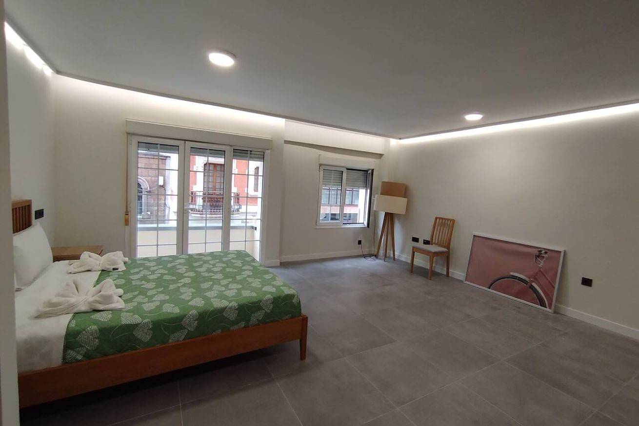 Geheel appartement, Stylish Apt w/ Full Kitchen & Wi-Fi - Walk to Attractions in Oviedo, Cantabrisch Gebergte