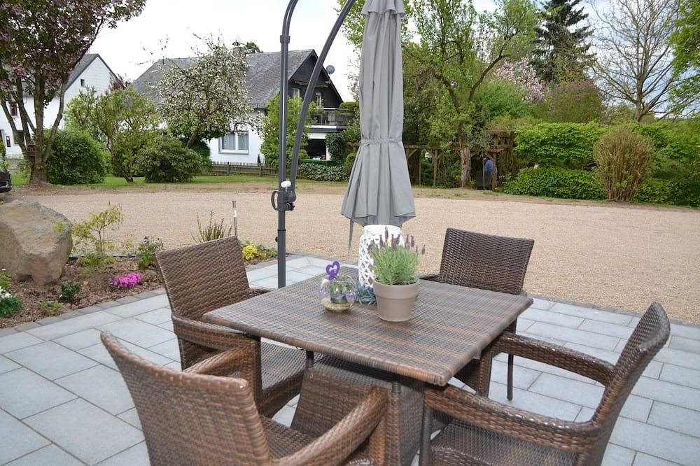Eifelgold - Komfortable, großzügige 5-Sterne Ferienwohnung in ruhiger Lage in Habscheid, Eifelkreis Bitburg-Prüm