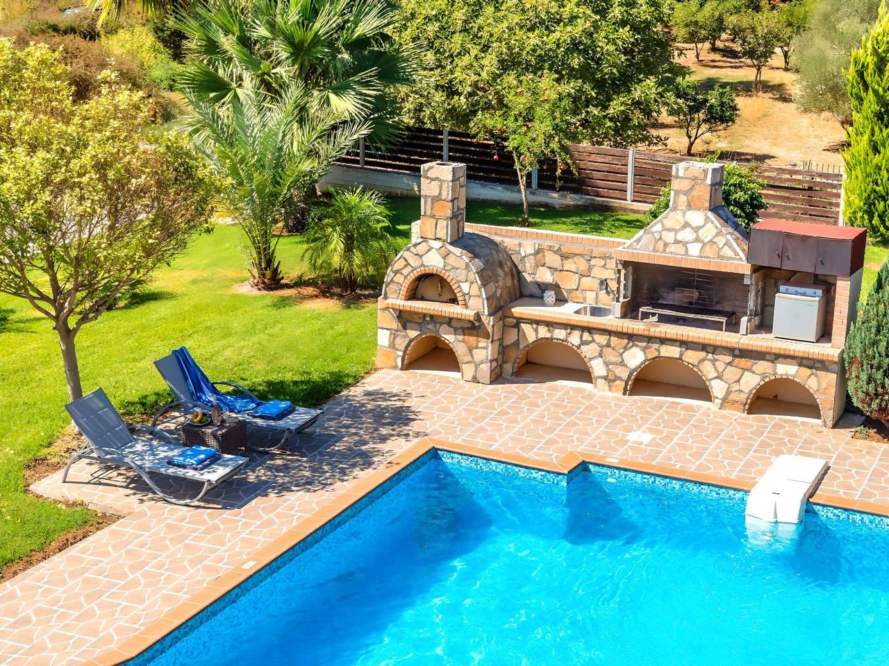Mirsini Villa Privater Pool Jacuzzi in Georgioupoli, Chania en omgeving