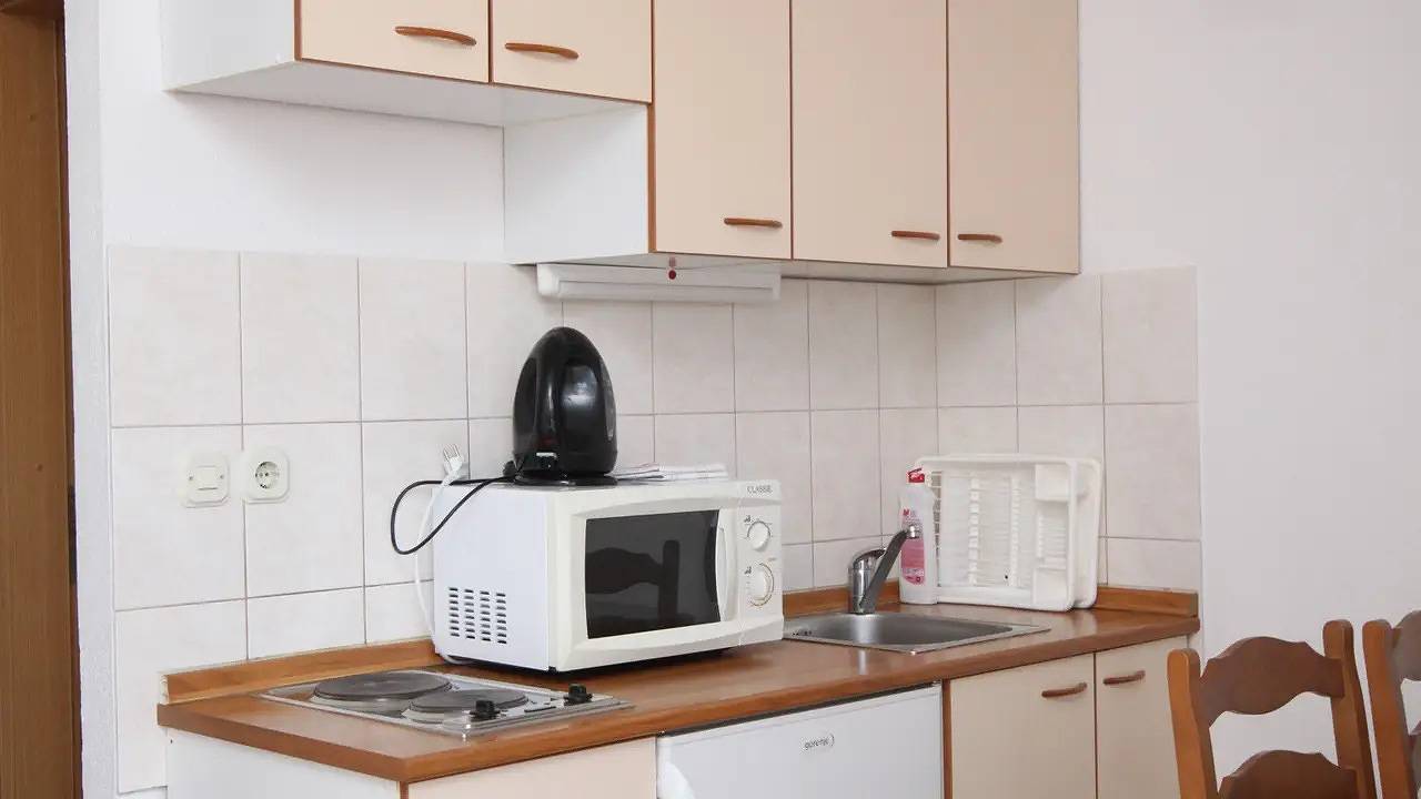 Hel ferieleilighet, Ferienwohnung für 4 Personen (29 m²) in Promajna in Promajna, Makarska Riviera