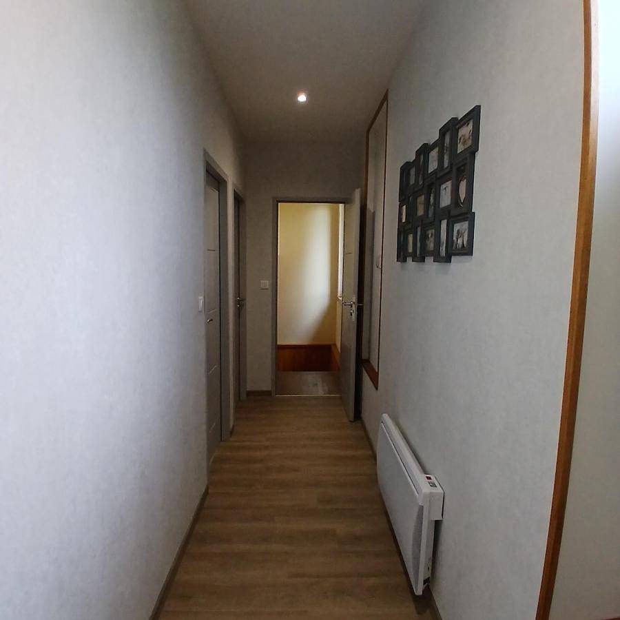 Two-Bedroom House in Châteauneuf-les-Bains, Puy-de-Dôme