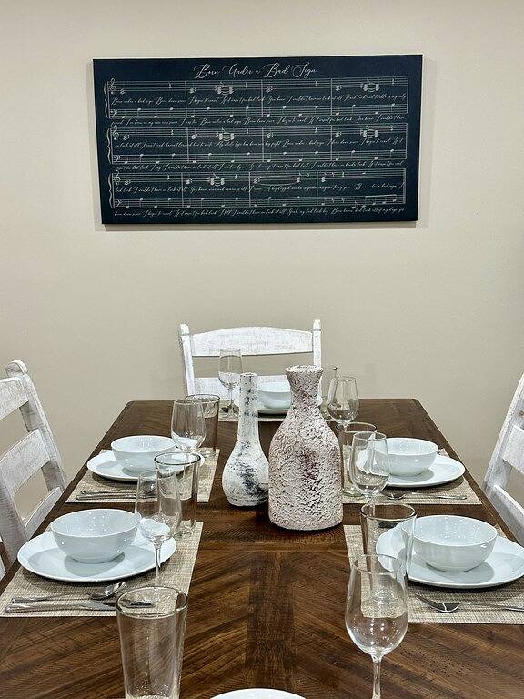 New! Beautifully Renovated, 3bd that has it all! in Jackson, Hinds County