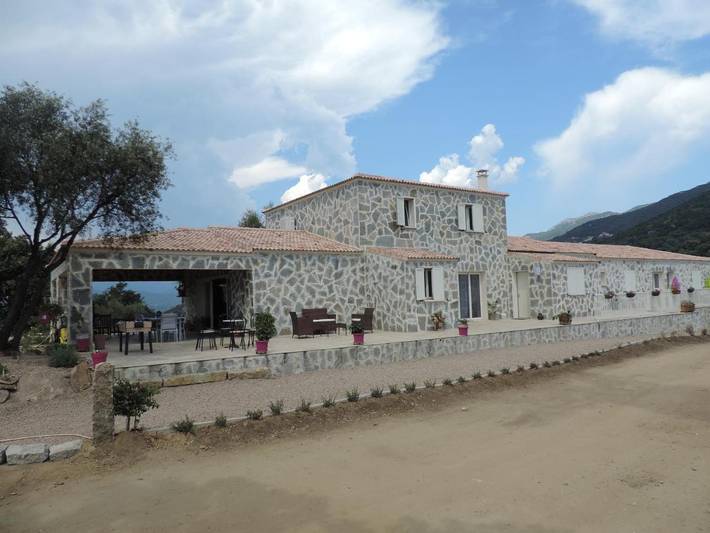 Chambre d’hôte pour 2 personnes, avec piscine ainsi que jacuzzi et terrasse à Sollacaro