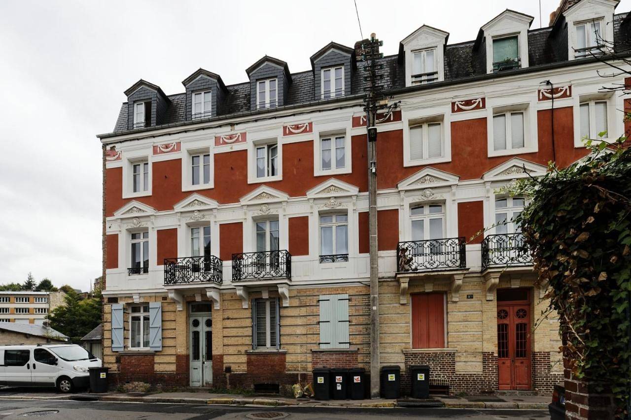 Appartement entier, One-Bedroom Apartment in Lisieux, Région de Lisieux