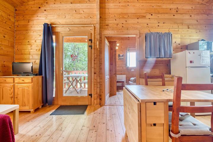 Chalet Rapiette – accessible Pmr, piscine chauffée partagée, Périgord Noir in Salignac-Eyvigues, Périgord Noir