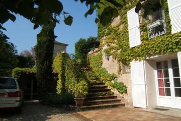 Cottage pour 2 personnes, avec piscine et jardin à Labruguière