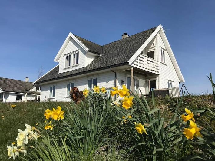 Ferienhaus für 8 Personen, mit Terrasse und Garten sowie Ausblick in Rennesøy