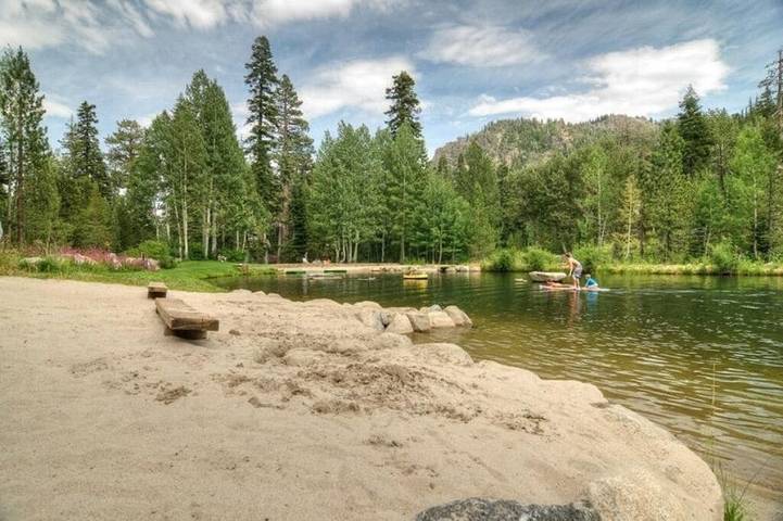 Log cabin for 8 people, with balcony by Lake Tahoe
