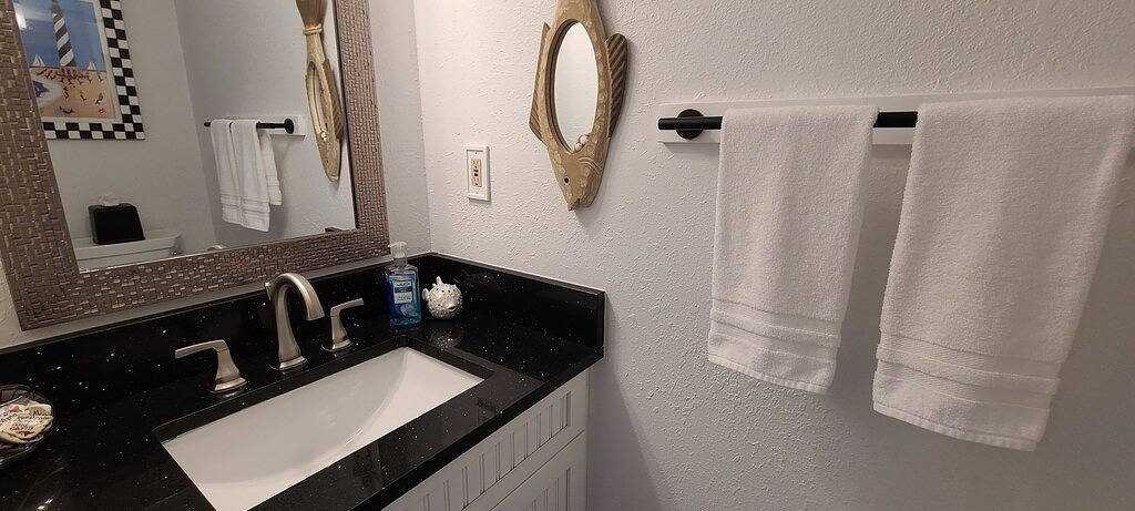 Vacation rental for 4 people, with terrace and yard in Kitty Hawk