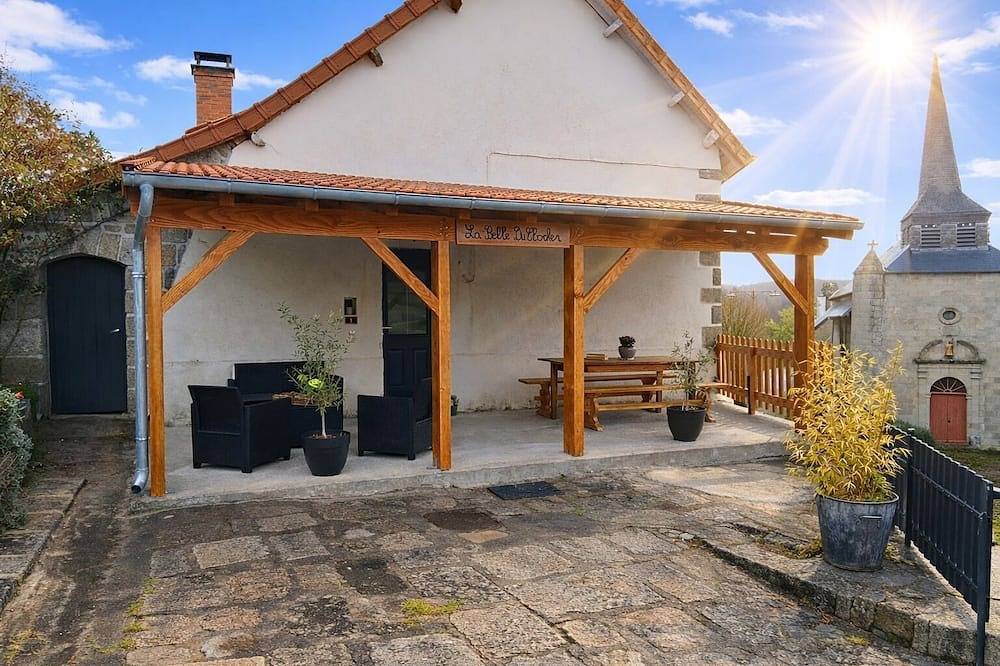 Gîte à la campagne La Belle du Clocher - Tout inclus in Saint-Pardoux-d'Arnet, Région d'Aubussargues
