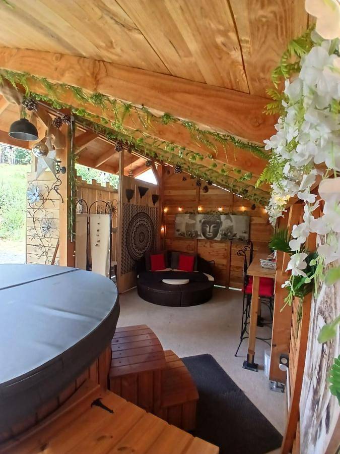 Gîte pour 2 personnes, avec Jacuzzi et Terrasse ainsi que Jardin et Sauna à Laussonne - 3