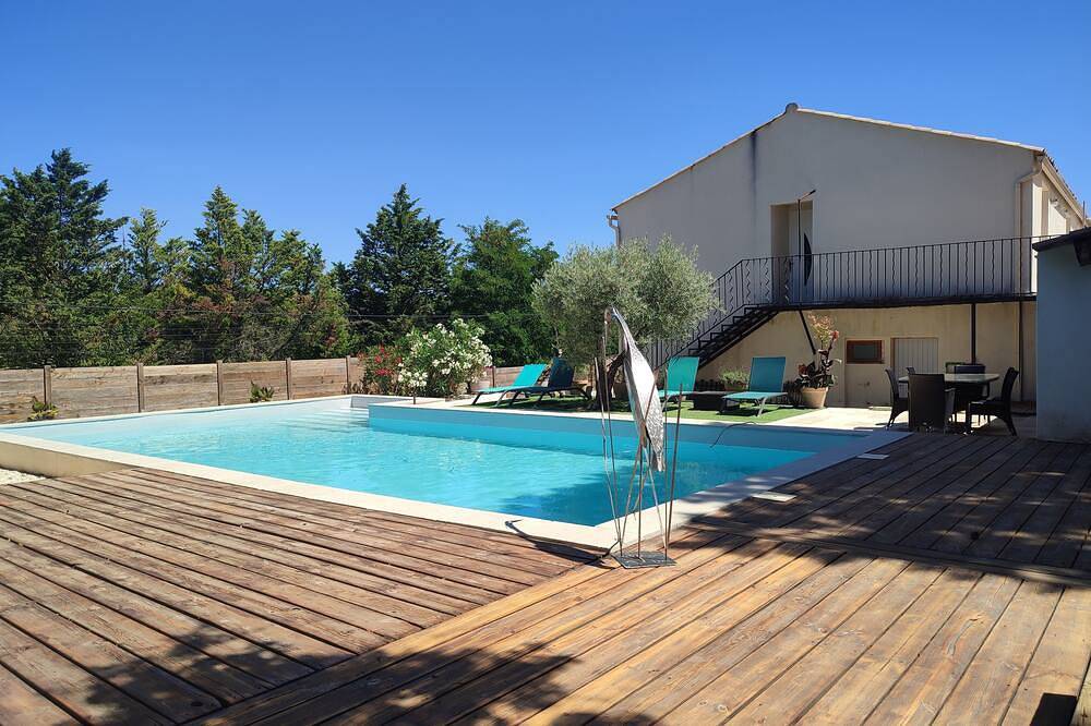 Appartement entier, Palmier \n, un petit nid douillet pour passer de bonnes vacances en couple in Lussan, Région de Nîmes