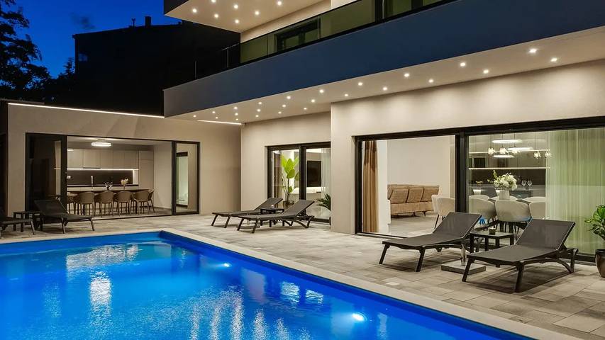 Villa für 10 Personen, mit Terrasse und Garten sowie Pool - 1