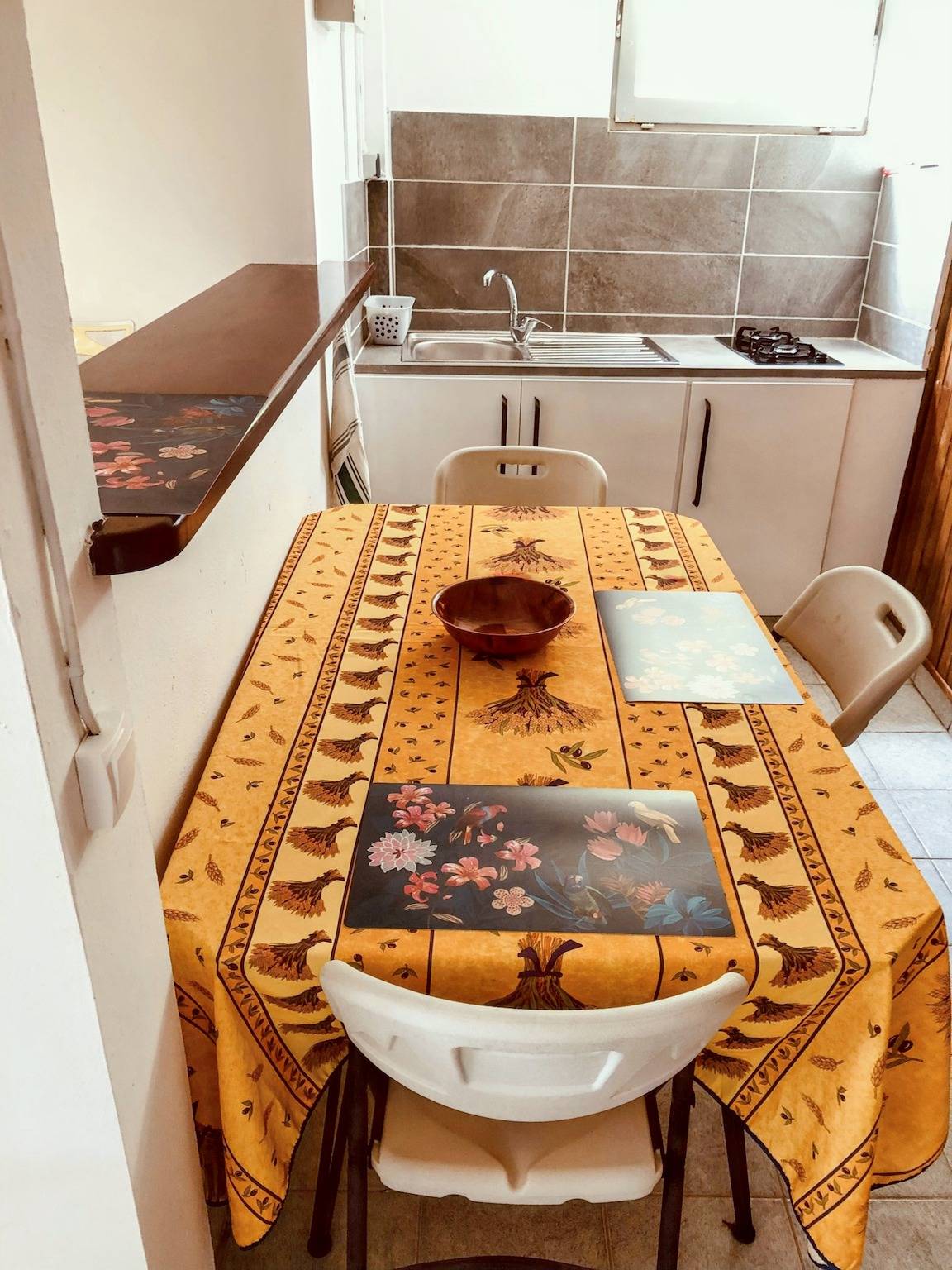 Apartamento entero, Agradable Apartamento en La Trinité, 95 m², Vista al Jardín in La Trinité, Martinica