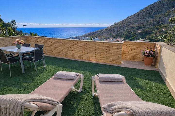 Location de vacances pour 6 personnes, avec balcon et jardin à Sitges
