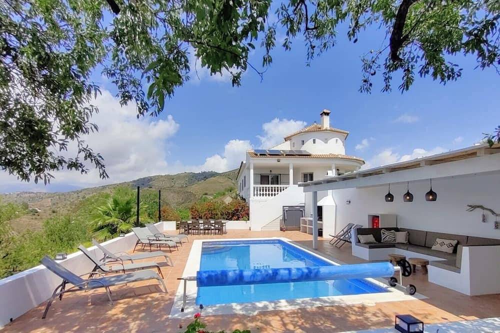 Schöne Villa mit atemberaubender Aussicht in Benamargosa, Málaga Provinz
