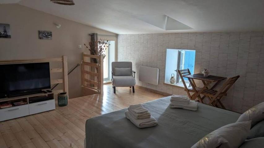 Location de vacances pour 2 personnes, avec piscine et jardin à Bernay-Saint-Martin - 4