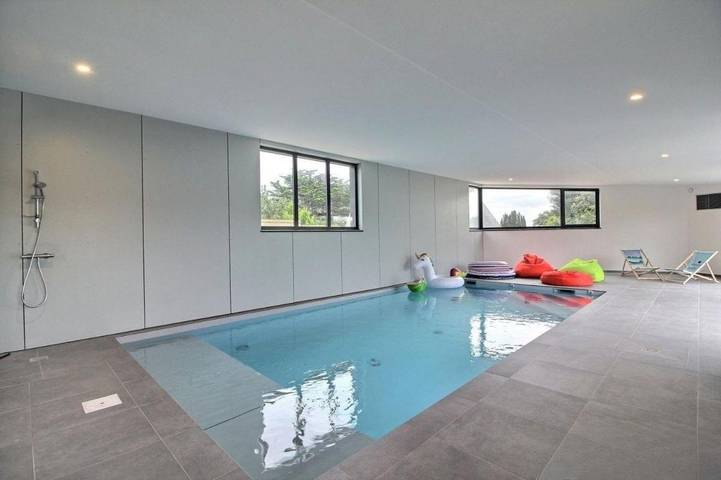 Location de vacances pour 14 personnes, avec Terrasse et Jardin ainsi que Piscine et Vue à Plounéour-Trez - 2
