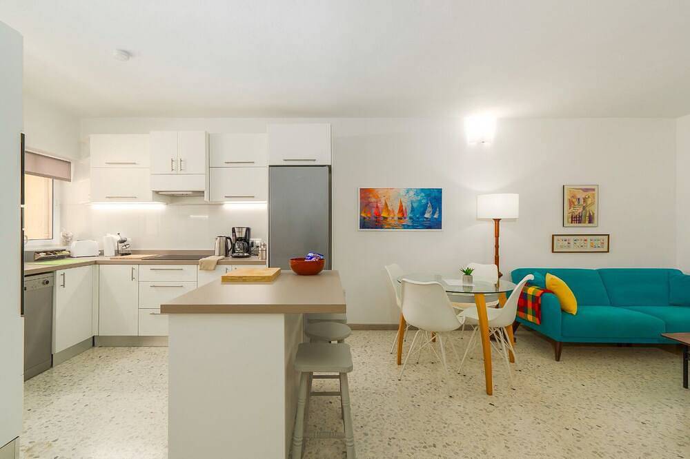 Ganze Wohnung, Stunning getaway 1 min from the beach at Zonqor area in Marsaskala, Insel Malta