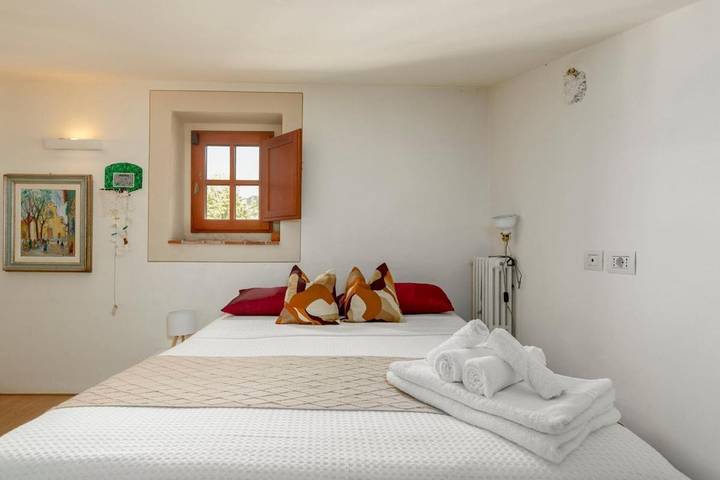 Villa pour 8 personnes, avec piscine ainsi que vue et jardin, animaux acceptés à Florence - 3