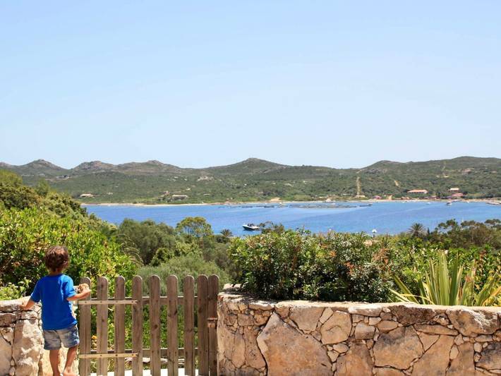 Vakantiehuis voor 6 personen, with Terras and Tuin as well as Uitzicht op het meer in Bonifacio