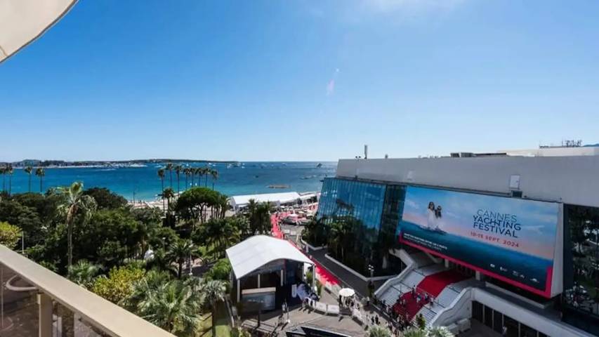 Gîte pour 5 personnes, avec terrasse dans Office de Tourisme de Cannes