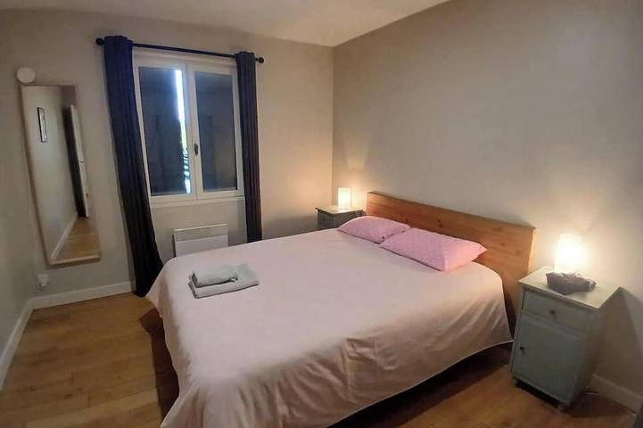 Location de vacances pour 10 personnes, avec terrasse et jardin à Chalais - 4