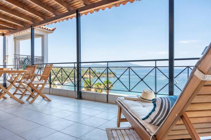 Ferienwohnung für 5 Personen, mit Terrasse und Ausblick in Koroni