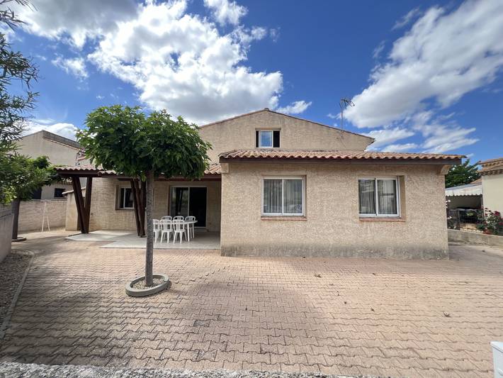 Location de vacances pour 10 personnes, avec terrasse dans Plage du Casino - 2