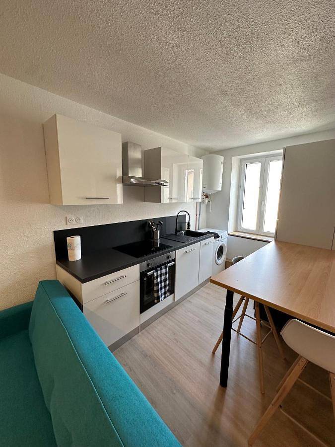 Appartement entier, Appartement T3 centre Saint donat in Saint-Donat-sur-l'Herbasse, Région de Valence