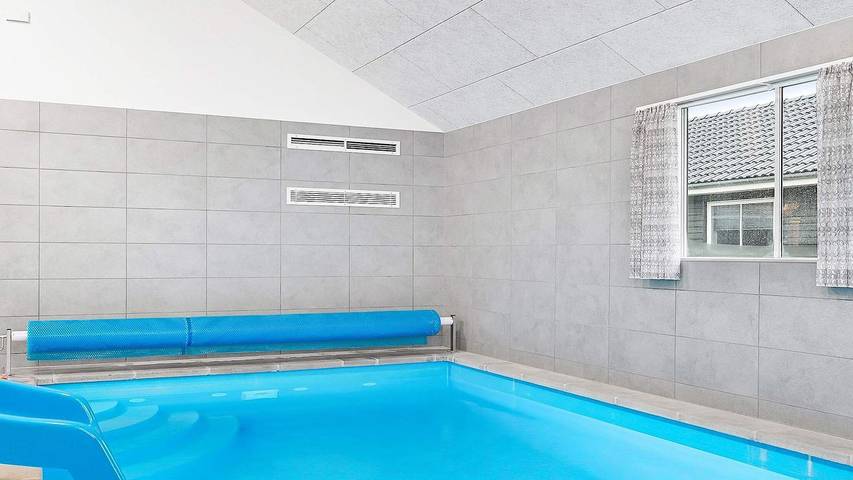 Ferienhaus für 25 Personen, mit Terrasse und Sauna sowie Whirlpool und Pool in Olpenitz - 4