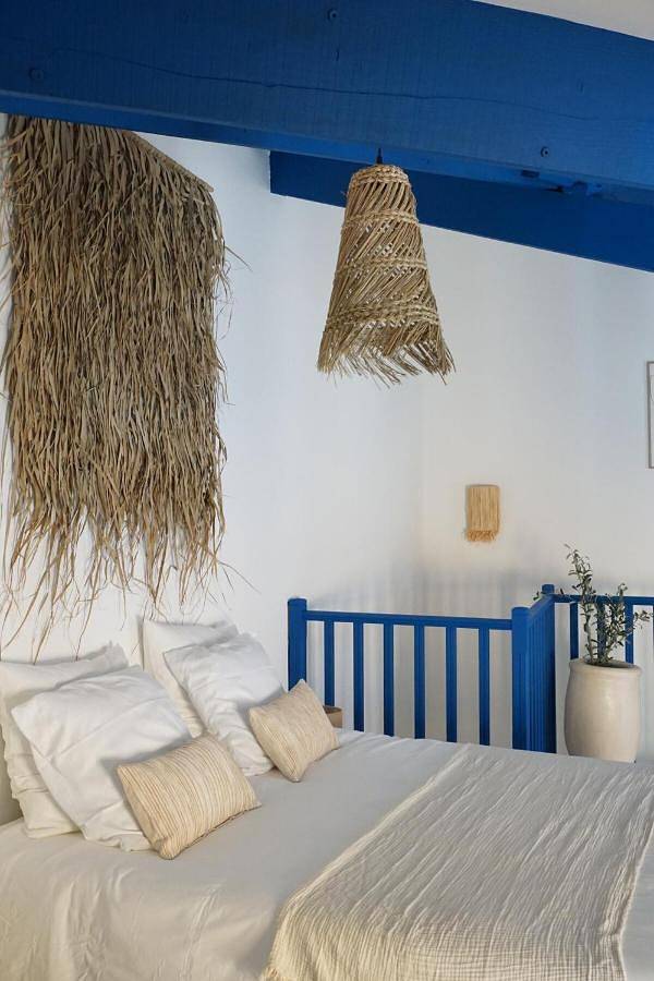 Appartement entier, Casaïa - Santorin - Chambre avec salle de bain privée in Hyeres, Parc national de Port-Cros