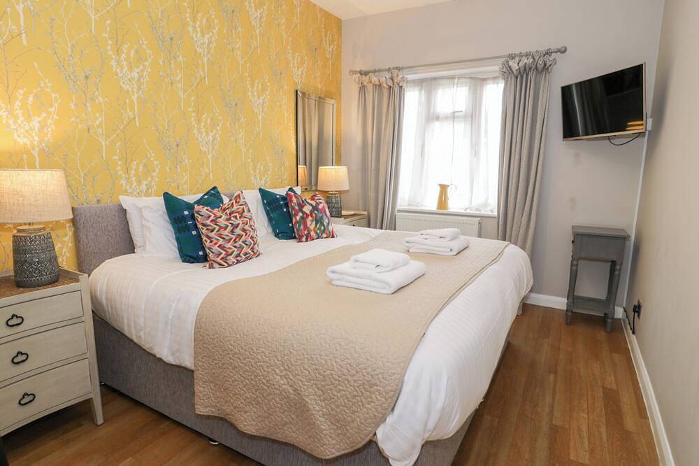 Pengwern Bach, pet friendly, luxury holiday cottage in Llanrwst in Llanrwst, Snowdonia