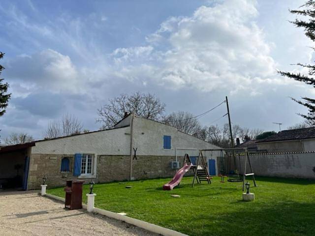 Location de vacances pour 7 personnes, avec jardin, animaux acceptés à Authon-Ébéon