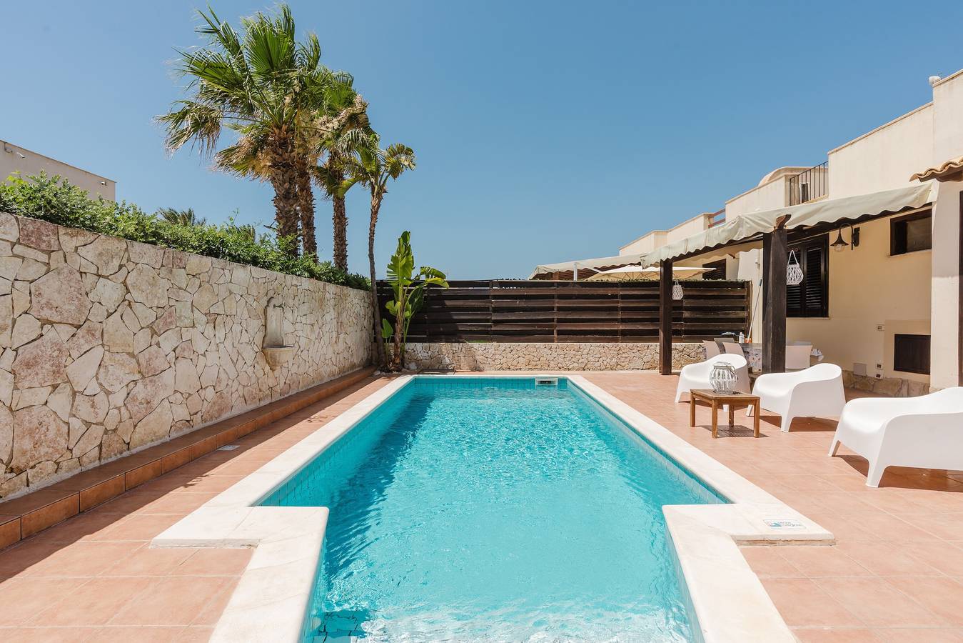 Villa 'Il Canto delle Onde' mit Pool, Meerblick, Wlan und Klimaanlage in Tre Fontane, Campobello di Mazara