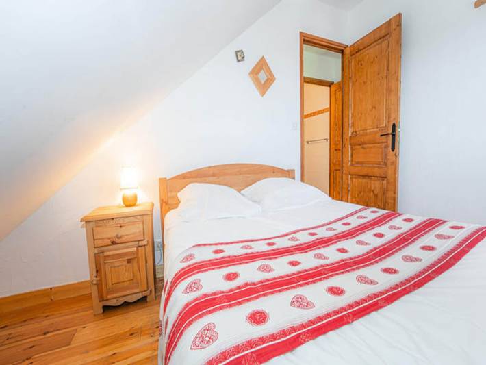 Gîte pour 6 personnes, avec terrasse, adapté aux familles dans Peyre-en-Aubrac - 4