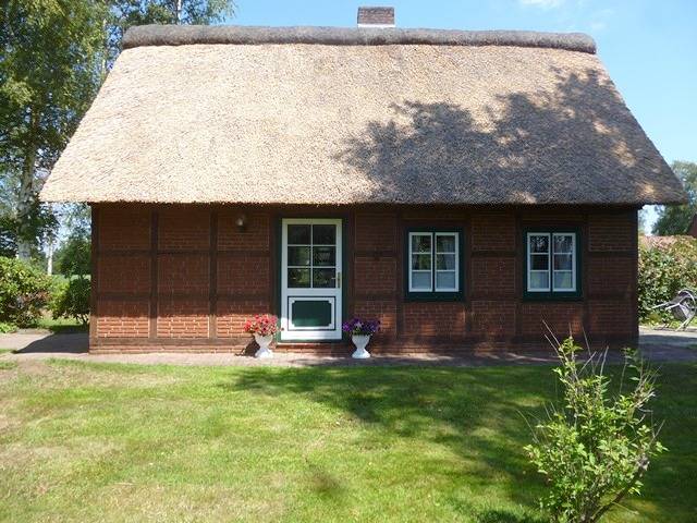 Ferienwohnung für 4 Personen, mit Balkon und Terrasse sowie Garten in Elbe-Weser