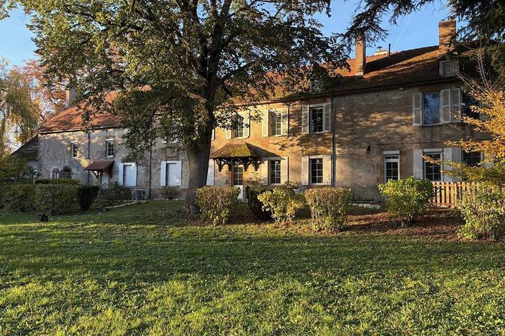 Gîte pour 4 personnes, avec jardin à Souvigny