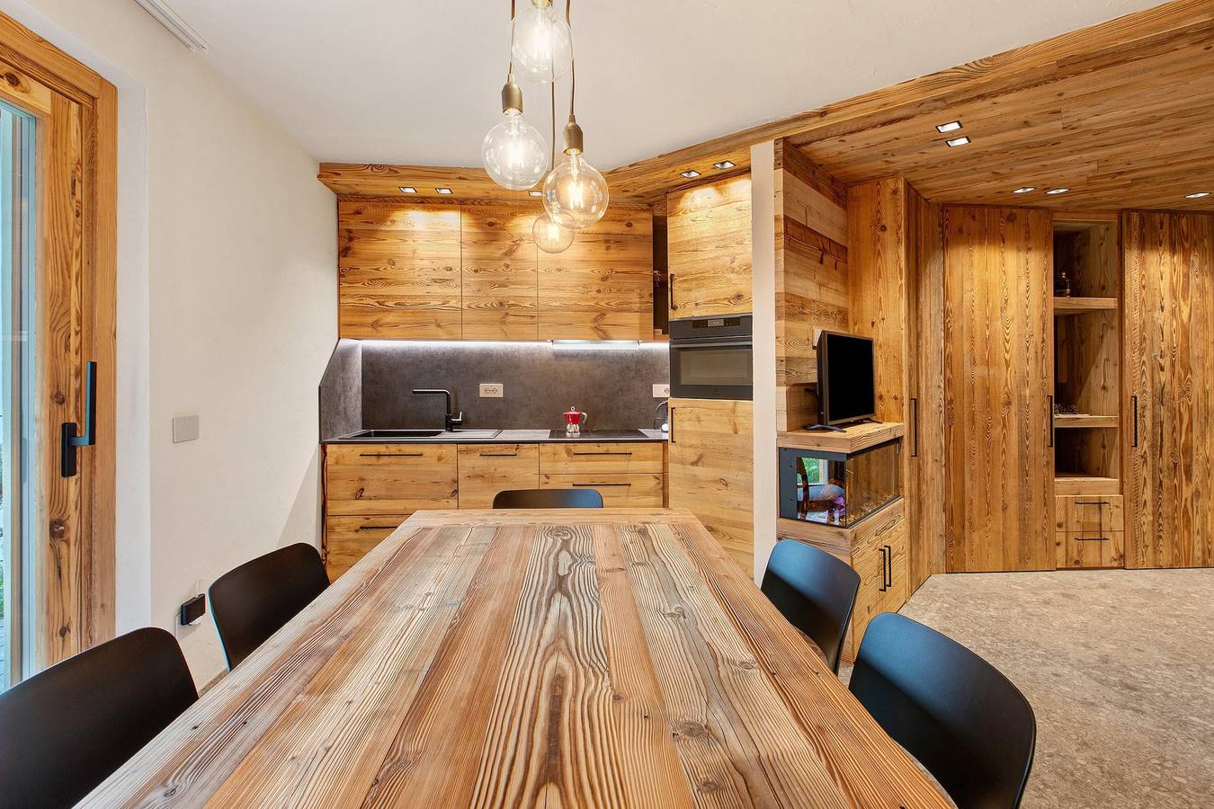 Ferienwohnung 'Rododendro' mit Bergblick, Privatem Garten und Wi-Fi in Isolaccia, Valdidentro