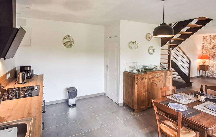 Appartement confortable avec jardin et parking, à 2,5 km de Kermaria-Sulard in Rospez, Région de Lannion