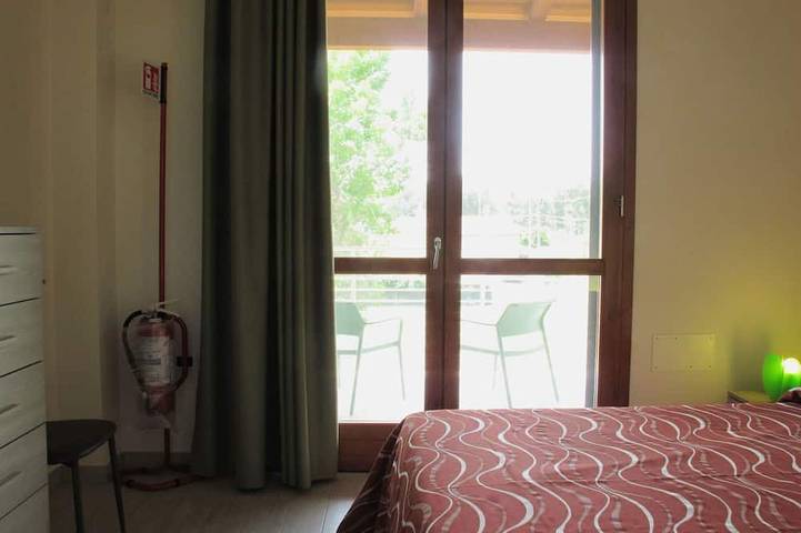 Gemütliche Wohnung in einem Ferienhaus für 4 Leute mit Klimaanlage,  W-Lan, TV und Terrasse in Comacchio, Ferrara Provinz