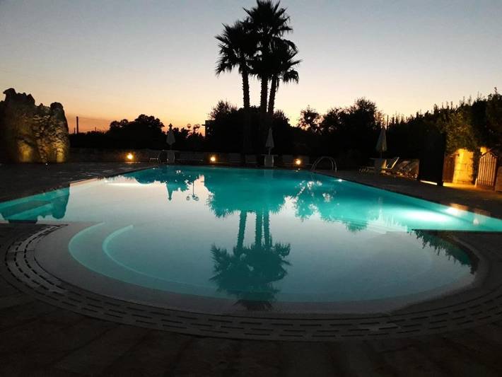 Agriturismo per 3 persone, con Terrazza e Giardino nonché Piscina per bambini e Piscina a Martina Franca